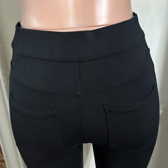 SPANX Women’s Black Cropped Pockets Leggings - Picture 15 of 15